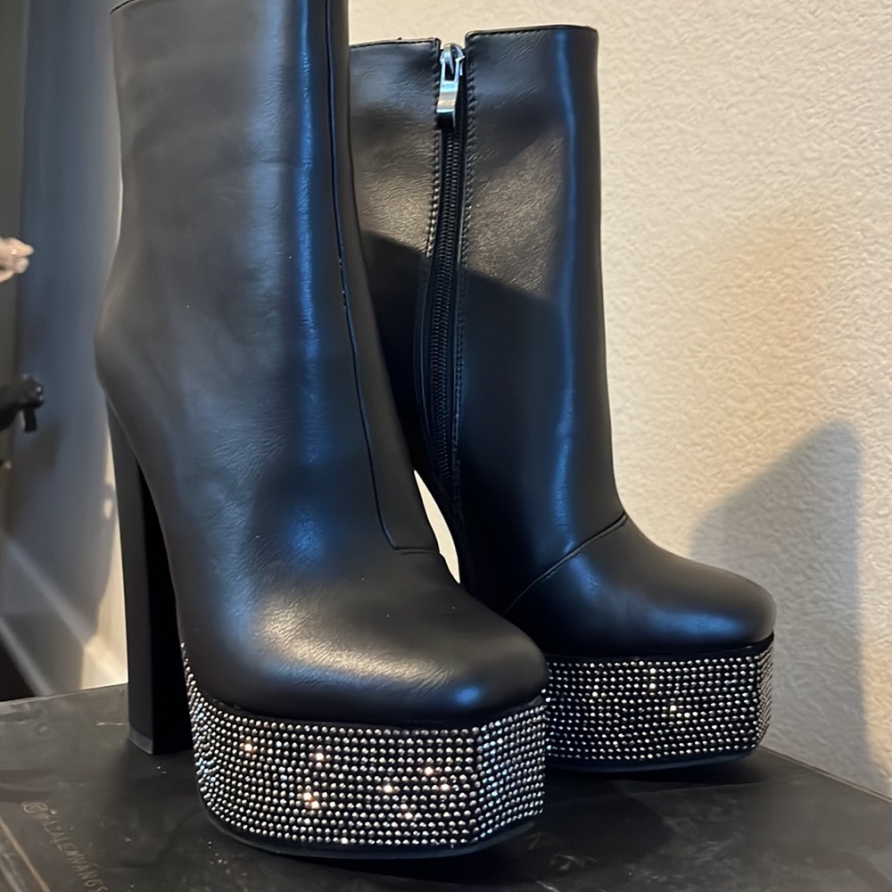 Azalea wang - Picture 5 of 5